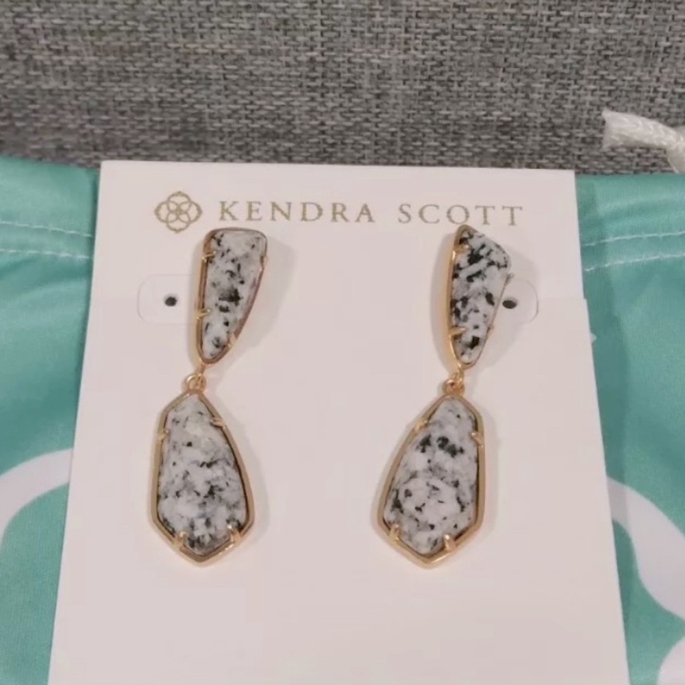 NWT [Kendra Scott] Traci Geometric Dangle Gray Granite Earrings Gold Plated - Picture 3 of 6